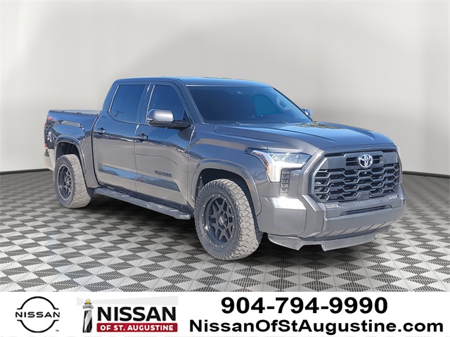2023 Toyota Tundra SR5's photo