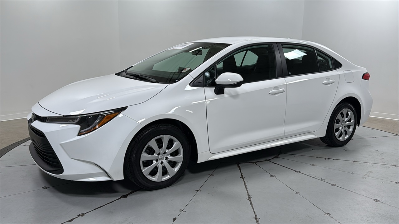 2025 Toyota Corolla LE FWD