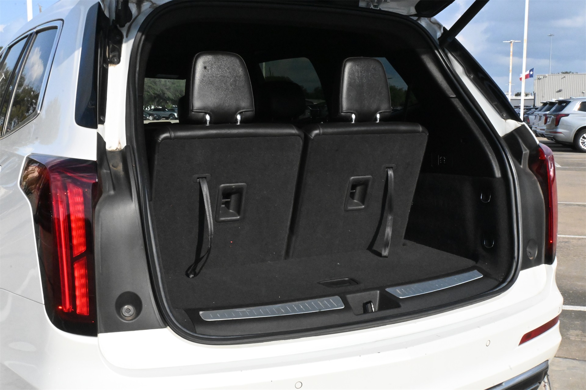 2023 Cadillac XT6 Luxury White at Tom Peacock Cadillac