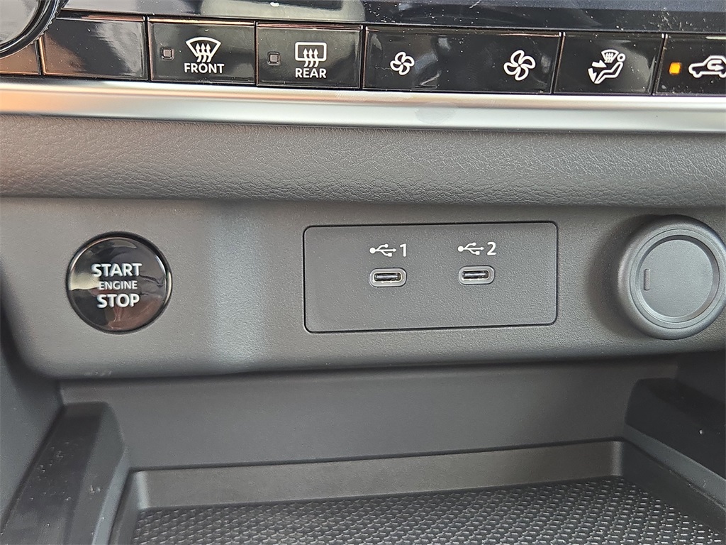 2026 Nissan Rogue SV photo 13