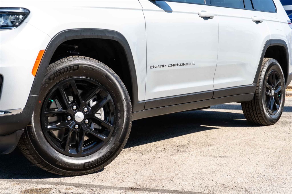 New Car 2025 Jeep Grand Cherokee L  Laredo For Sale Under $40,000 In San Marcos, Texas