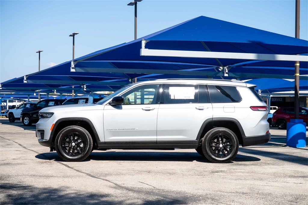 New Car 2025 Jeep Grand Cherokee L  Laredo For Sale Under $40,000 In San Marcos, Texas