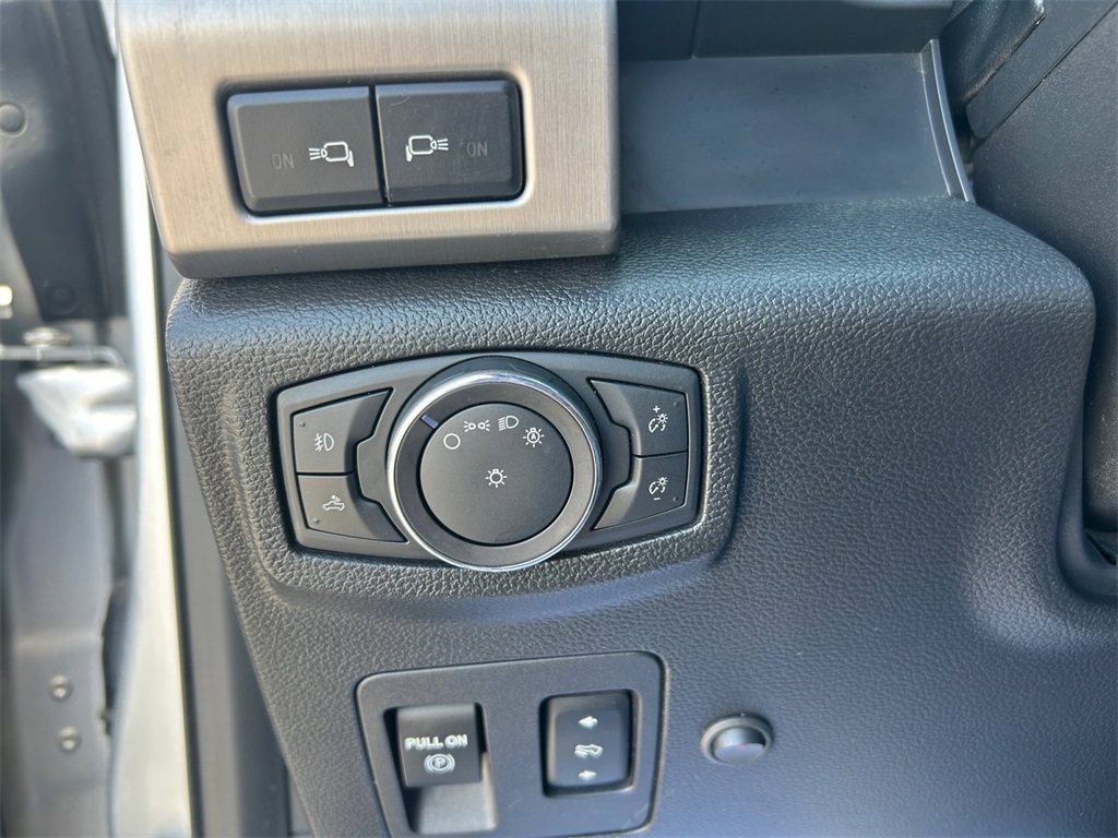 Used Car 2018 Ford F-150  Platinum For Sale Under $35,000 In Floresville, Texas