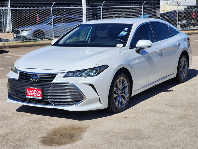 2020 Toyota Avalon XLE Beige at Community Honda