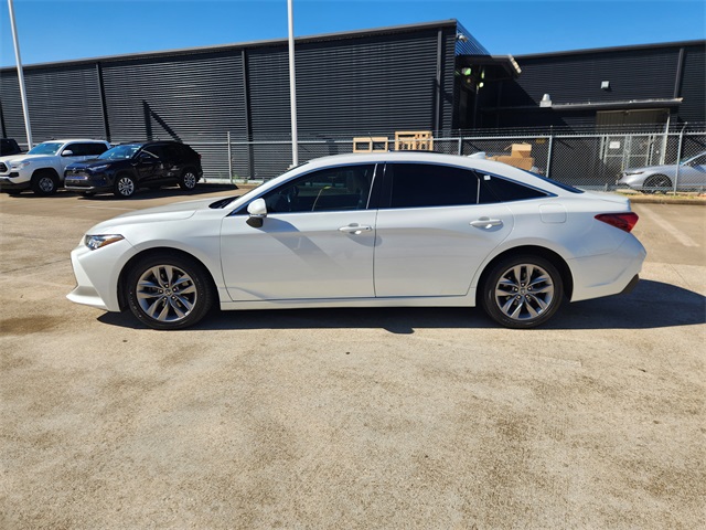2020 Toyota Avalon XLE Beige at Community Honda