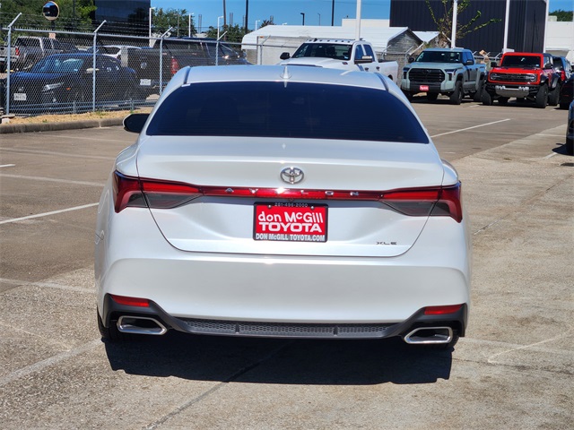2020 Toyota Avalon XLE Beige at Community Honda