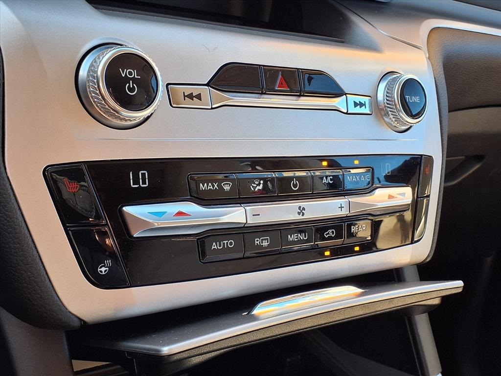 2021 Ford Explorer XLT White at Shottenkirk Kia Fort Bend