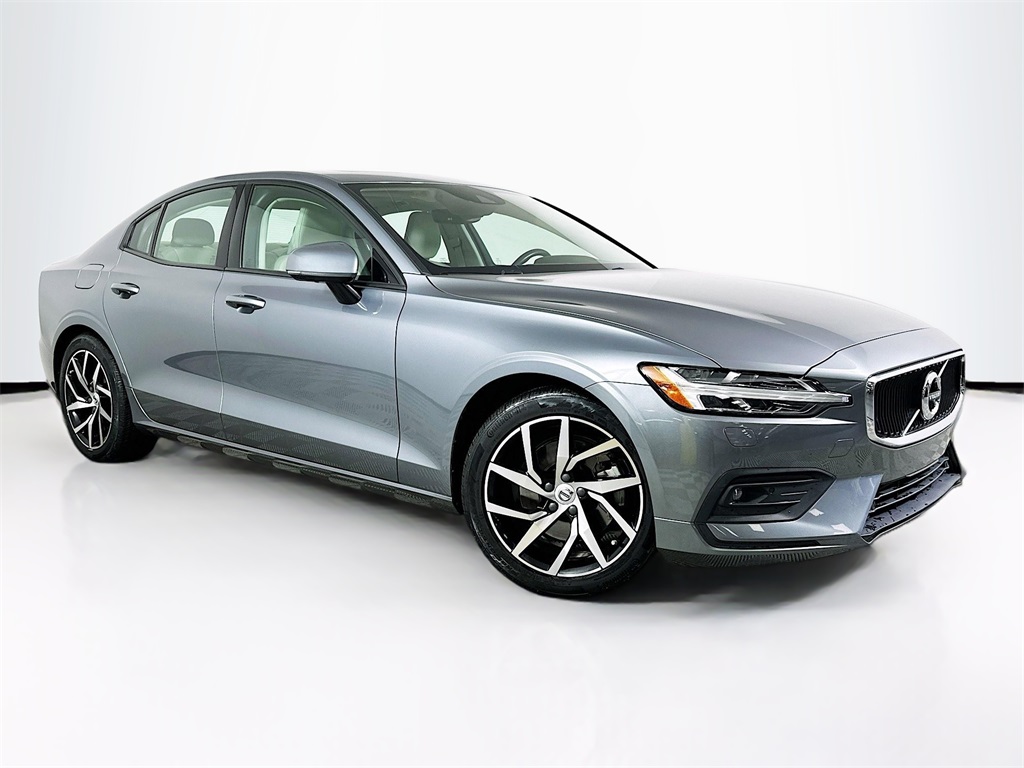 2020 Volvo S60 T5 Momentum