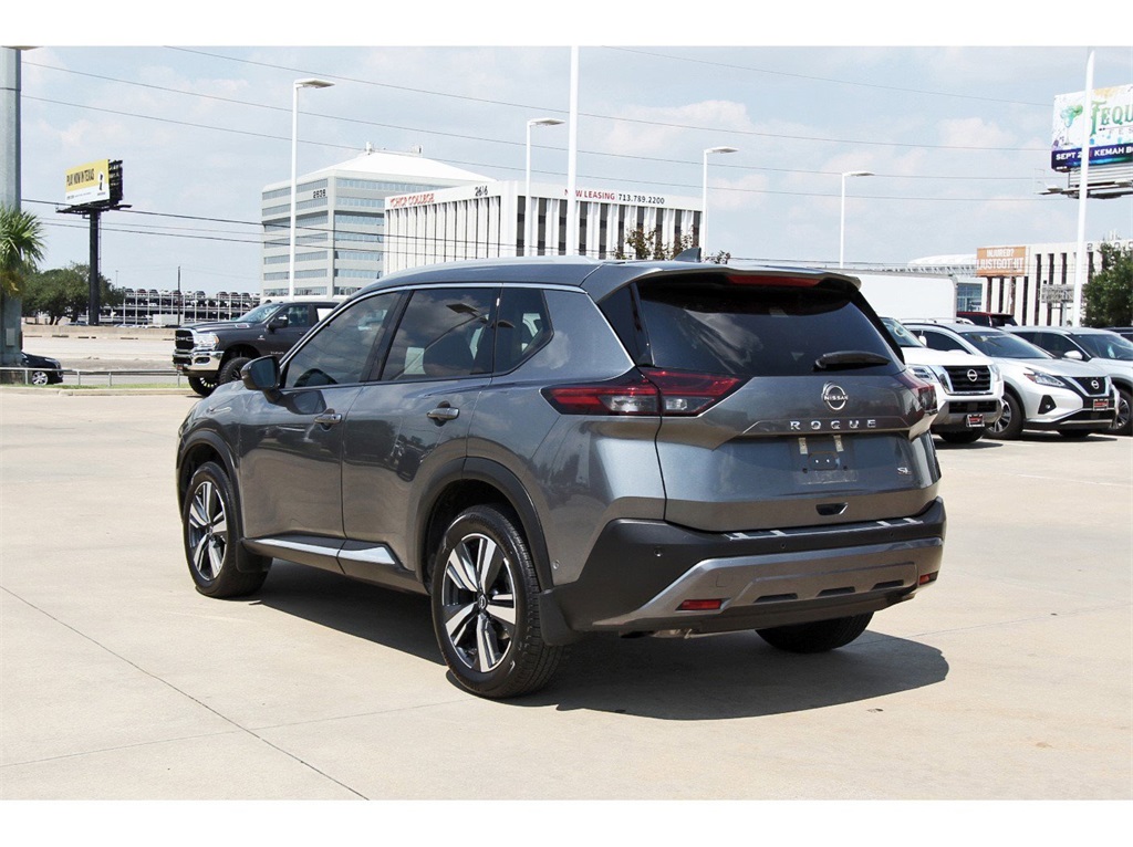 2023 Nissan Rogue SL - 3