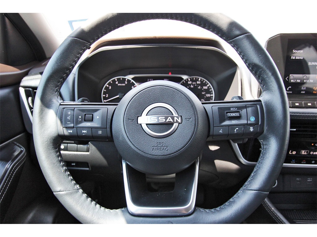 2023 Nissan Rogue SL - 8