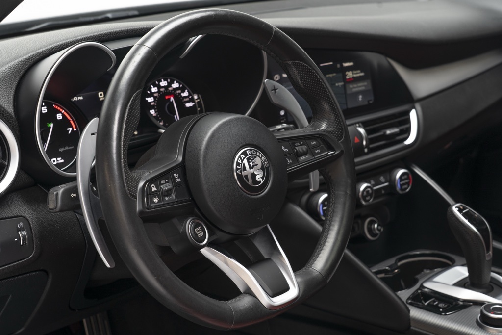 2022 Alfa Romeo Giulia Veloce - Photo 16