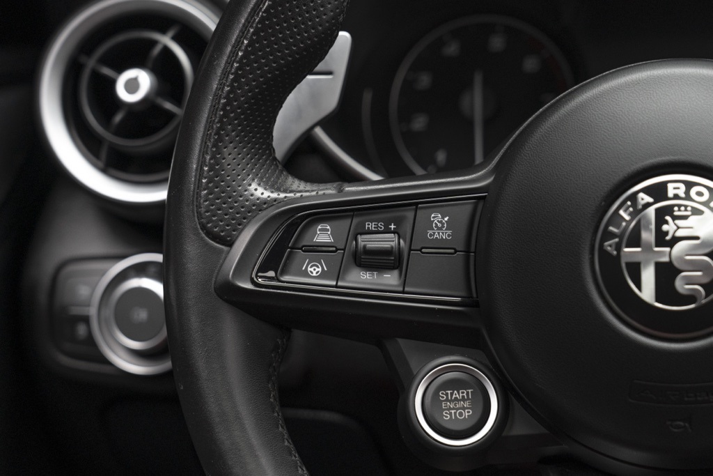 2022 Alfa Romeo Giulia Veloce - Photo 18