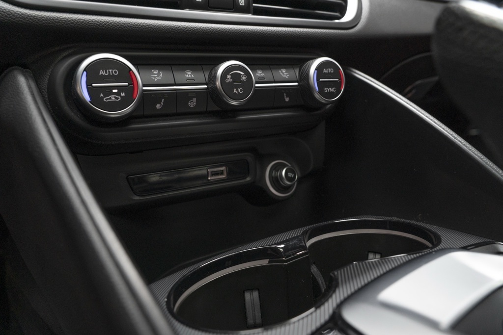 2022 Alfa Romeo Giulia Veloce - Photo 27