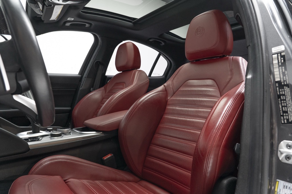 2022 Alfa Romeo Giulia Veloce - Photo 3