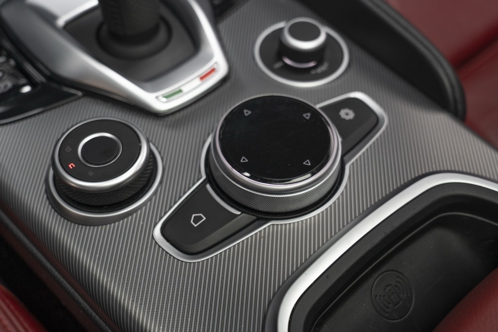 2022 Alfa Romeo Giulia Veloce - Photo 30