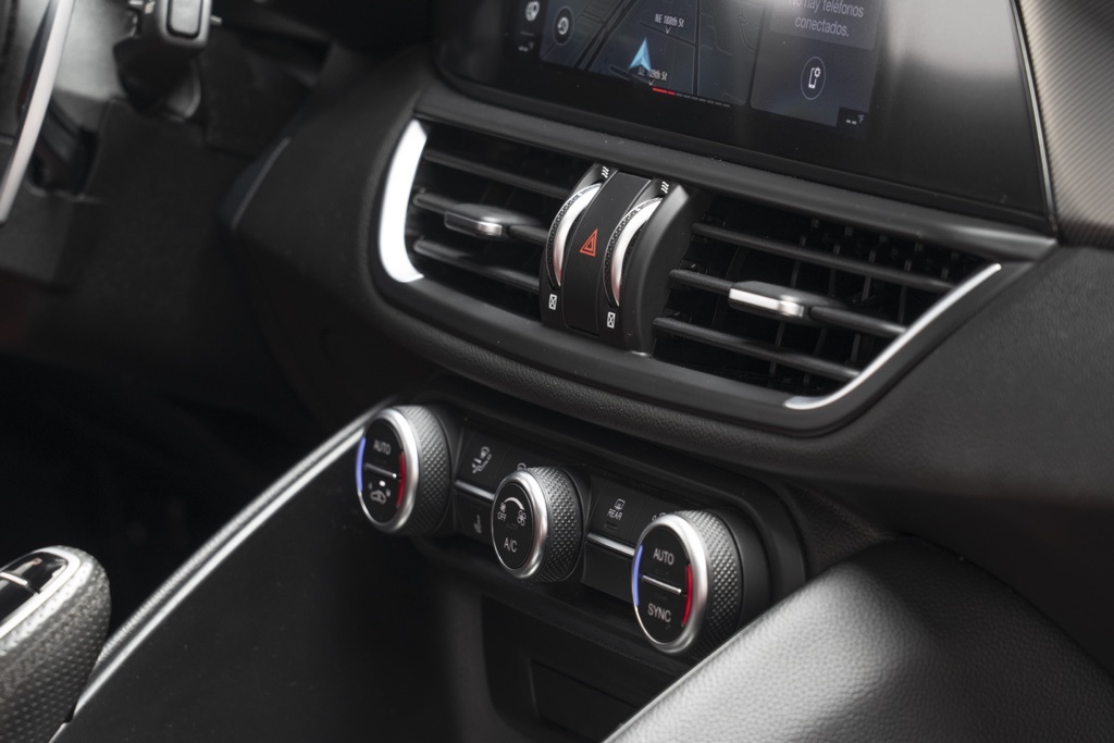 2022 Alfa Romeo Giulia Veloce - Photo 33