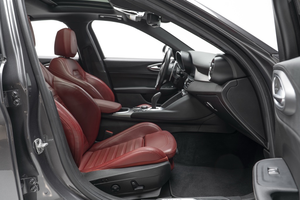 2022 Alfa Romeo Giulia Veloce - Photo 39