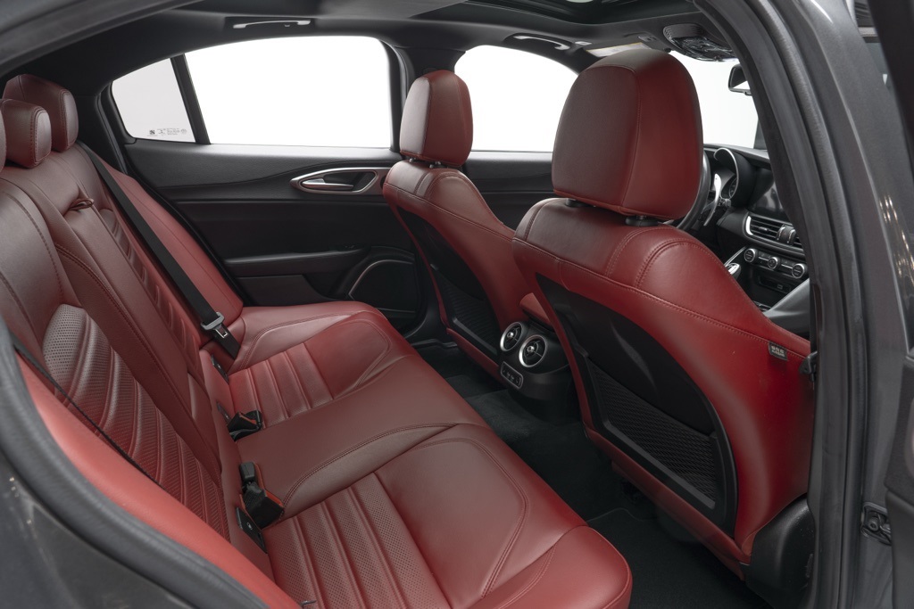 2022 Alfa Romeo Giulia Veloce - Photo 44