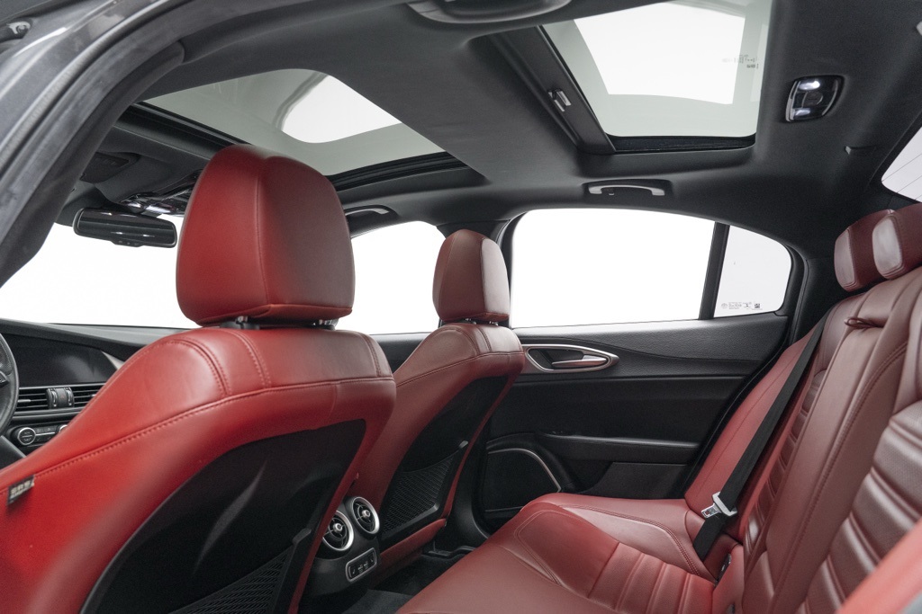 2022 Alfa Romeo Giulia Veloce - Photo 45