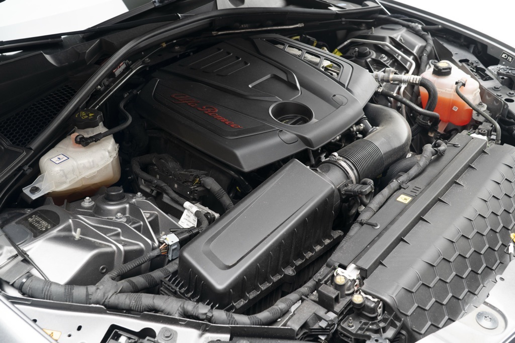 2022 Alfa Romeo Giulia Veloce - Photo 50