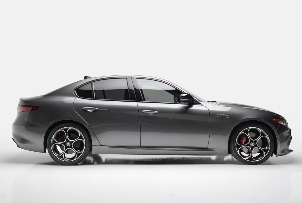 2022 Alfa Romeo Giulia Veloce - Photo 6