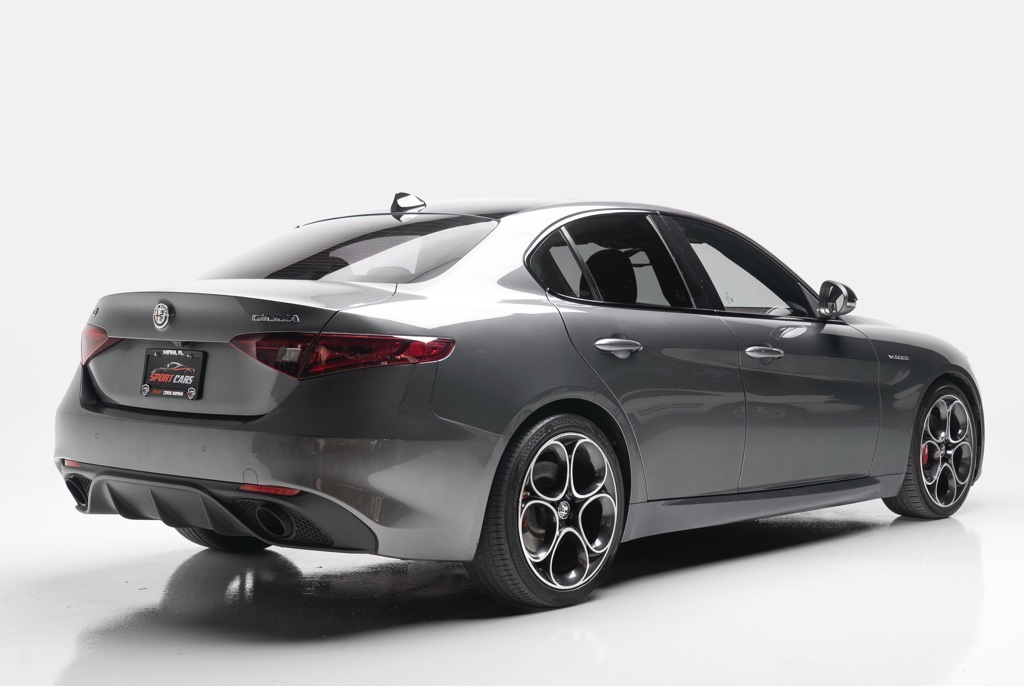 2022 Alfa Romeo Giulia Veloce - Photo 7