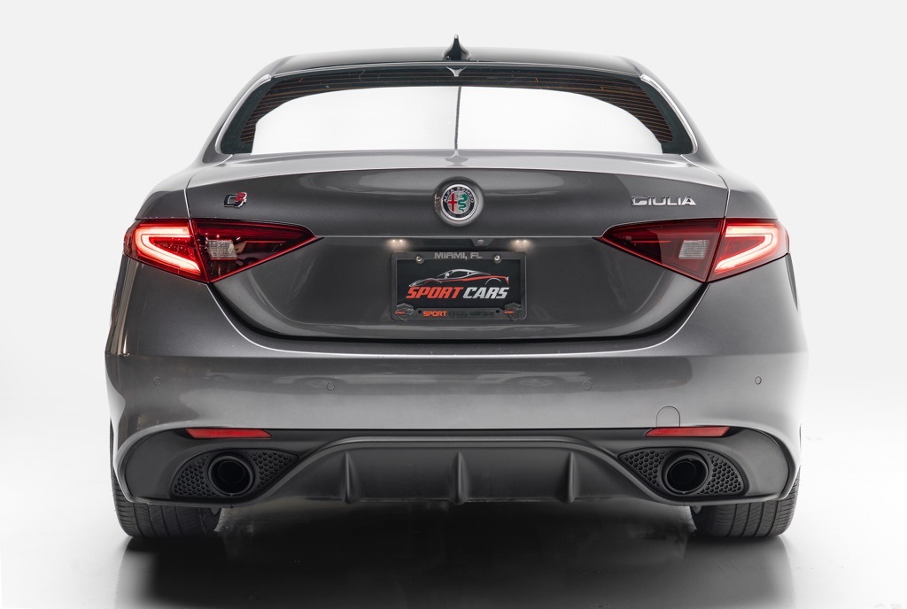 2022 Alfa Romeo Giulia Veloce - Photo 8