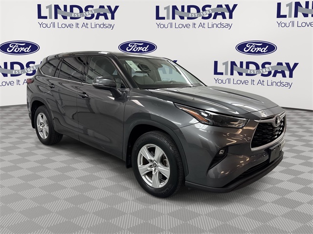 2022 Toyota Highlander LE