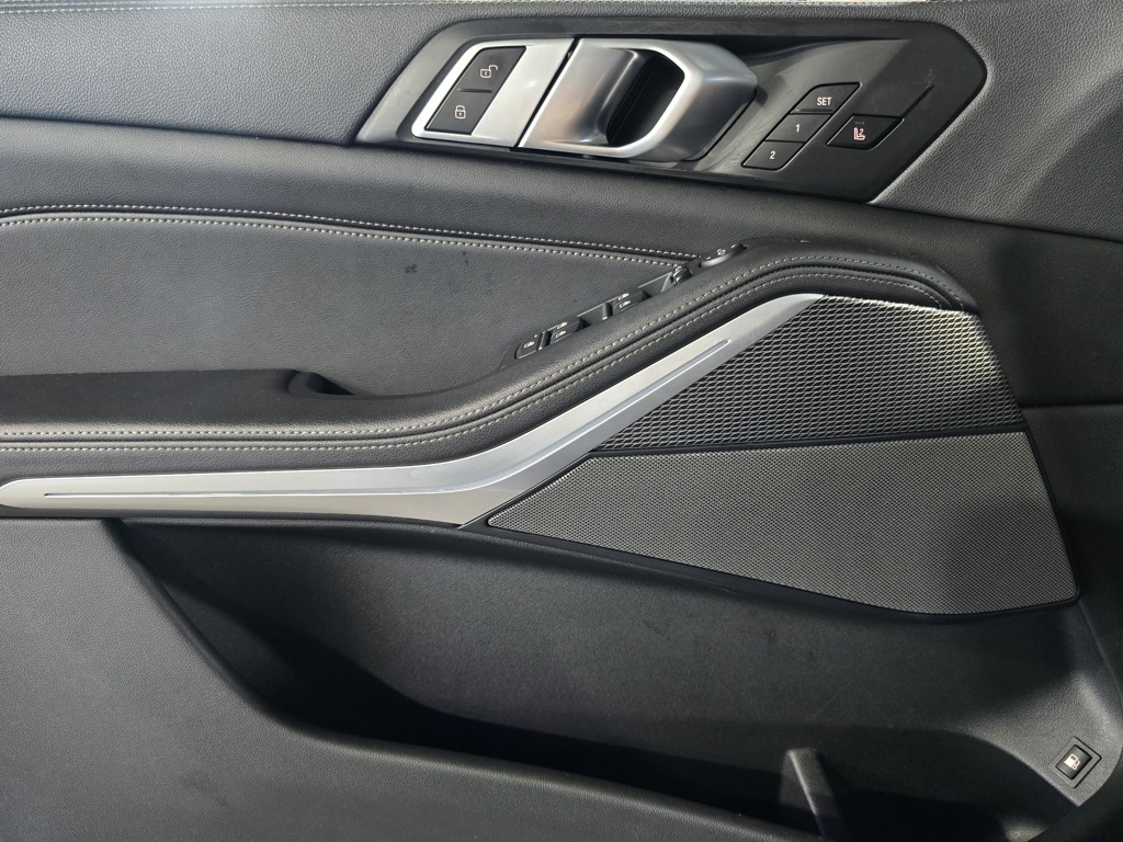 Thumbnail: 2023 BMW X5 - 12
