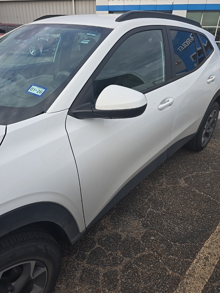 2024 Chevrolet Trax LT - 4