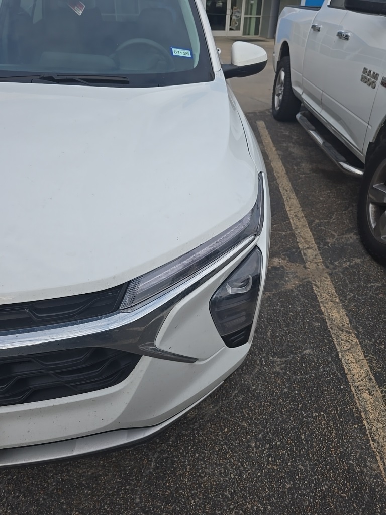 2024 Chevrolet Trax LT - 8