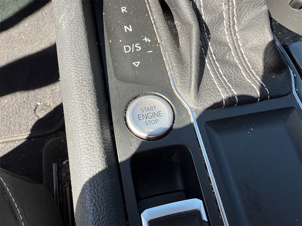 2022 Volkswagen Atlas 3.6L V6 SE w/Technology White at DeMontrond Automotive Group