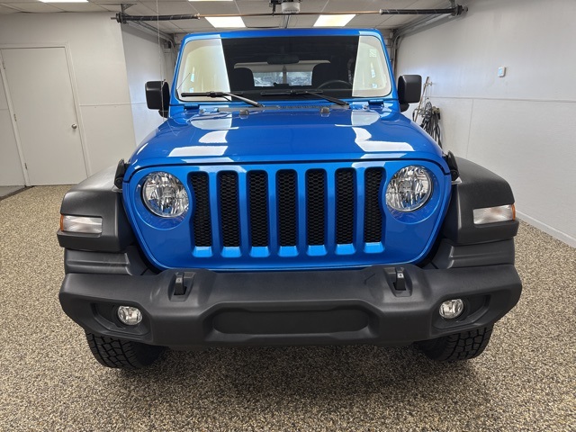 2022 Jeep Wrangler Sport S photo 2