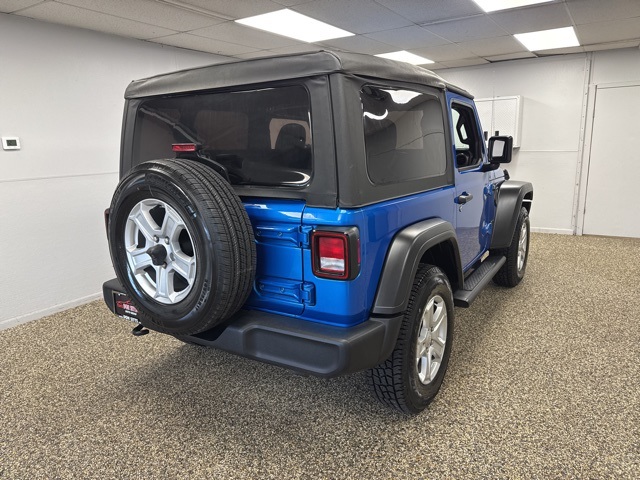 2022 Jeep Wrangler Sport S photo 4