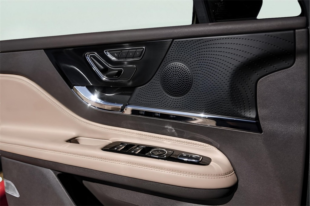 Used Car 2023 Lincoln Corsair  Reserve For Sale Under $40,000 In Austin, Texas