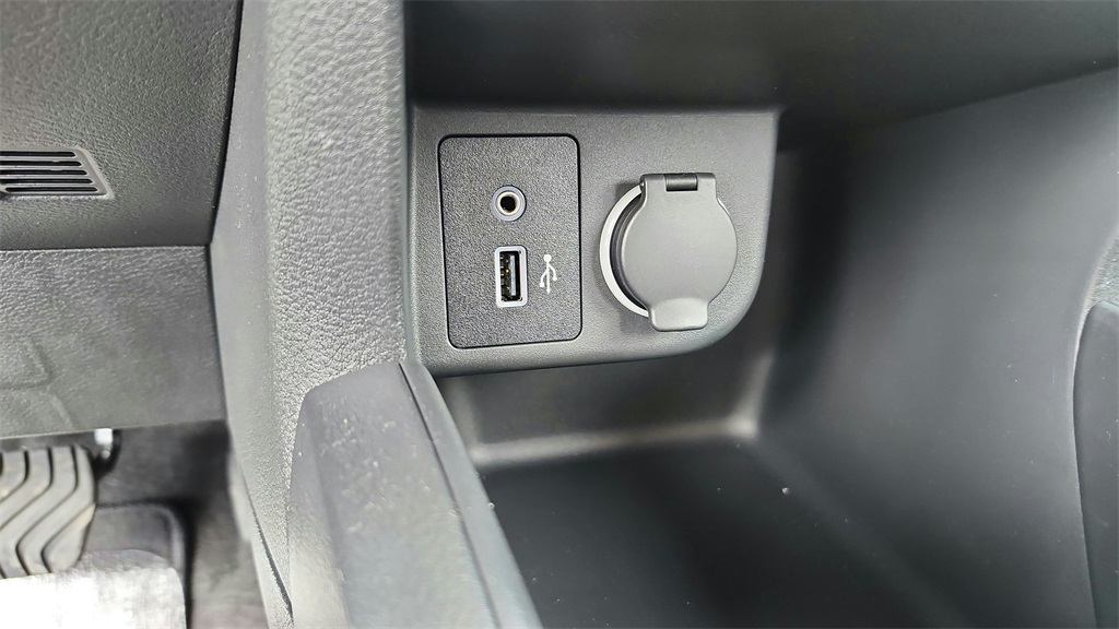 2025 Nissan Kicks Play