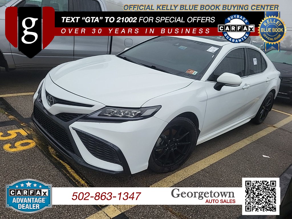 2023 Toyota Camry SE's photo