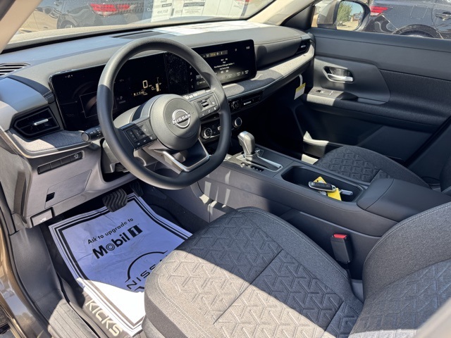 2026 Nissan Kicks SV photo 2