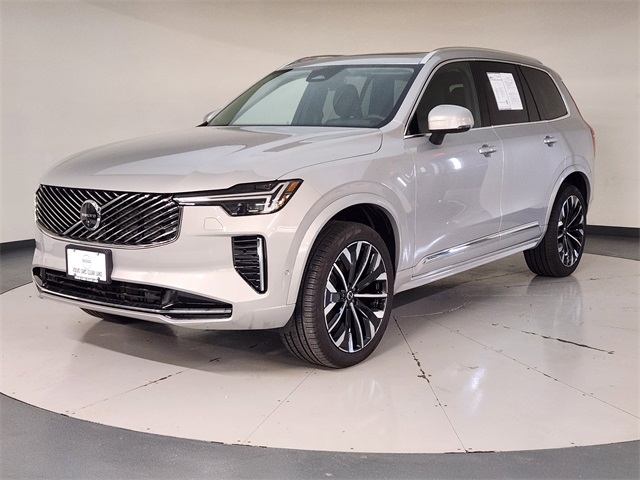 2025 Volvo XC90 B5 Plus