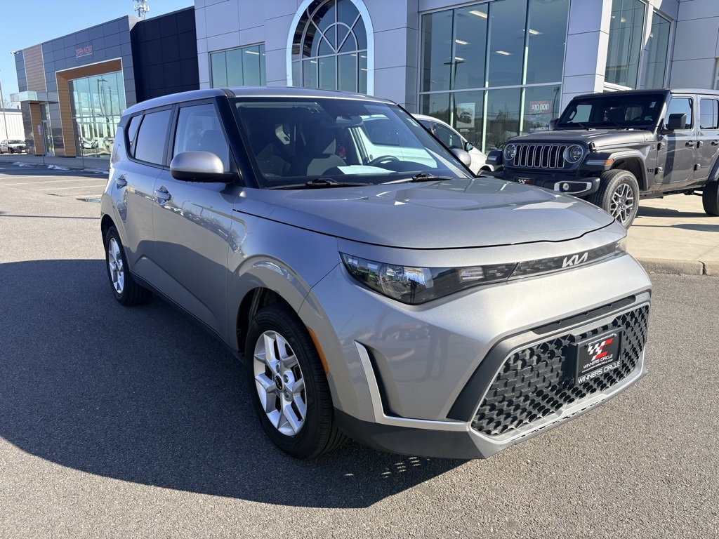 2024 Kia Soul LX FWD