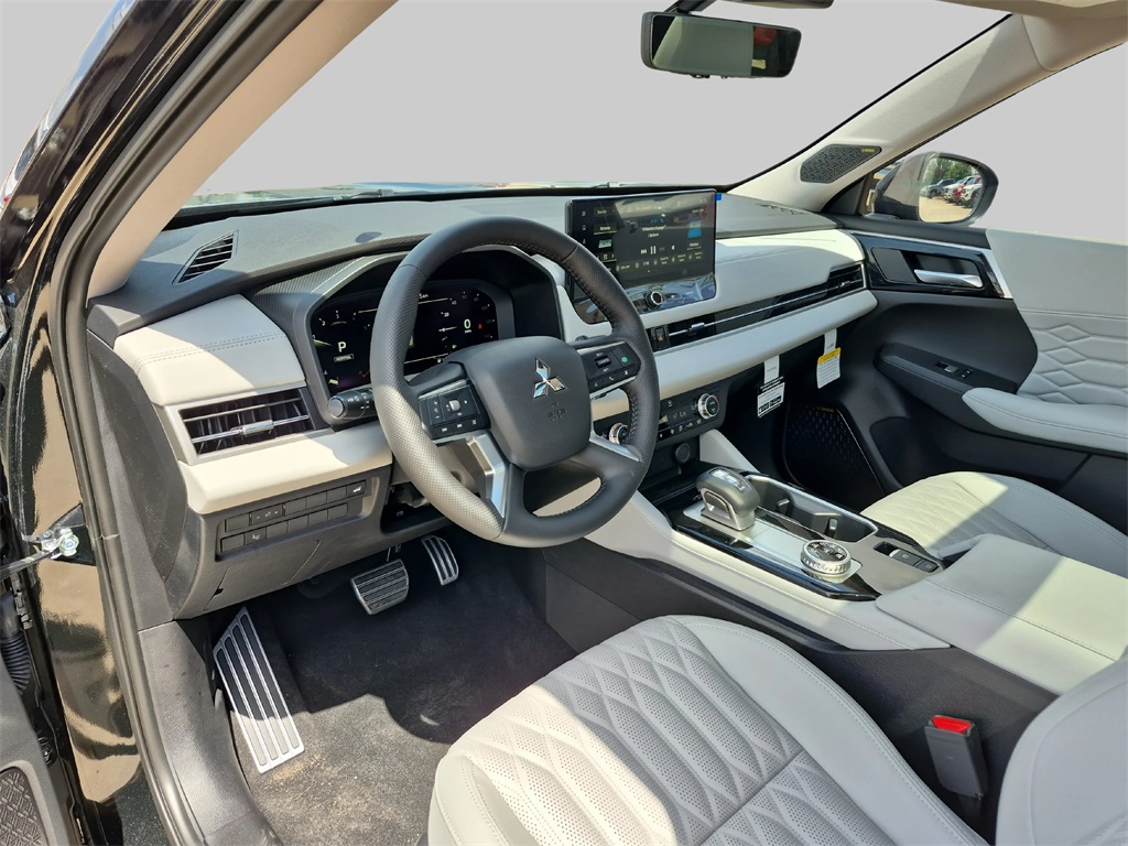 2025 Mitsubishi Outlander SEL - 8