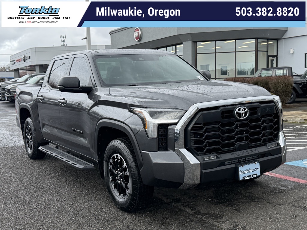 2025 Toyota Tundra SR5 CrewMax Cab 4WD