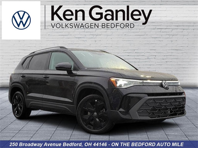 2026 Volkswagen Taos SE Black FWD