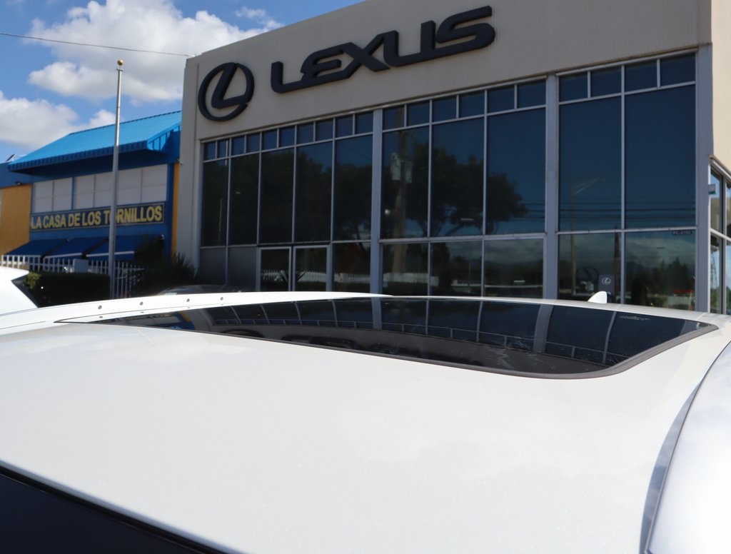 Thumbnail: 2025 Lexus UX - 10