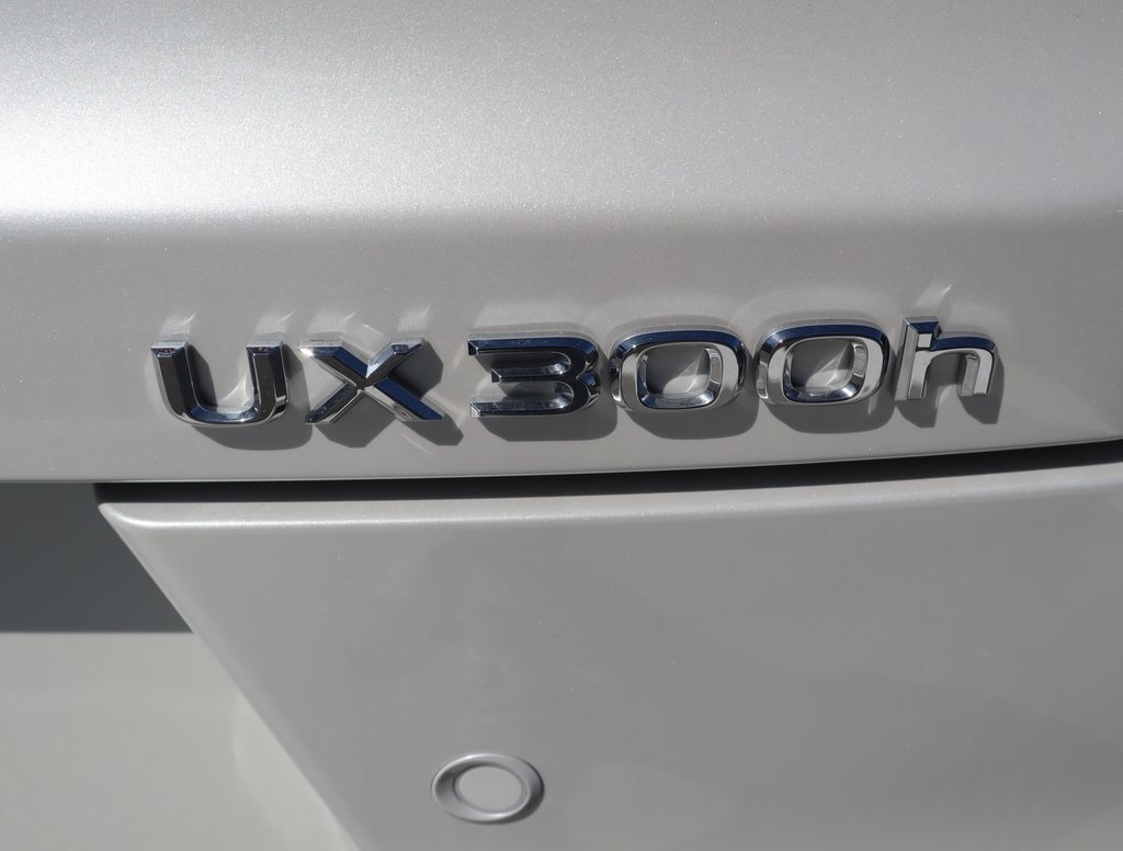 Thumbnail: 2025 Lexus UX - 22