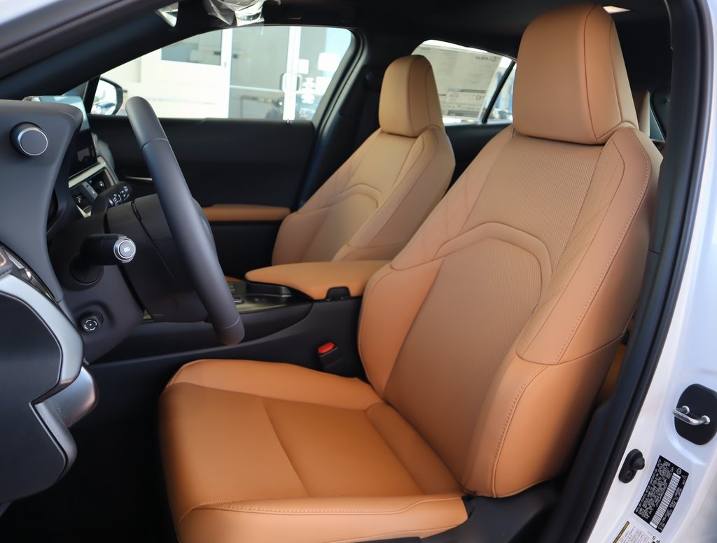 Thumbnail: 2025 Lexus UX - 28