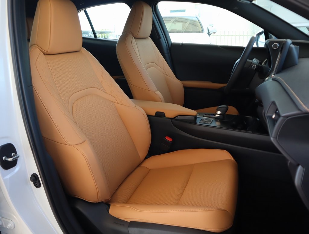 Thumbnail: 2025 Lexus UX - 30