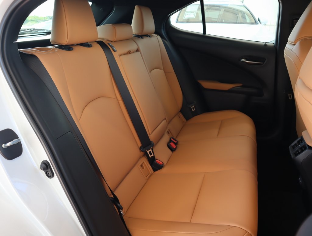 Thumbnail: 2025 Lexus UX - 31