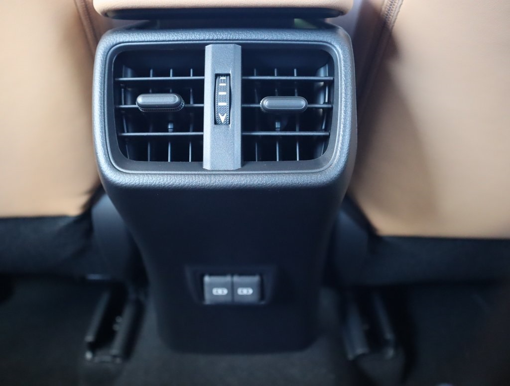 Thumbnail: 2025 Lexus UX - 32