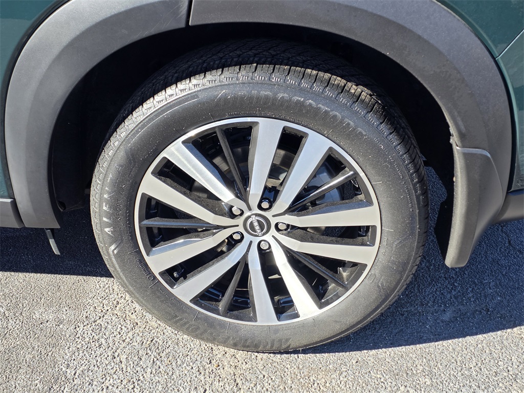 2024 Nissan Pathfinder Platinum Green at DeMontrond Auto Country